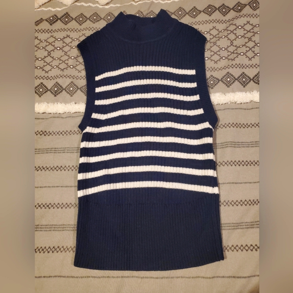 Abercrombie & Fitch Cropped Sweater